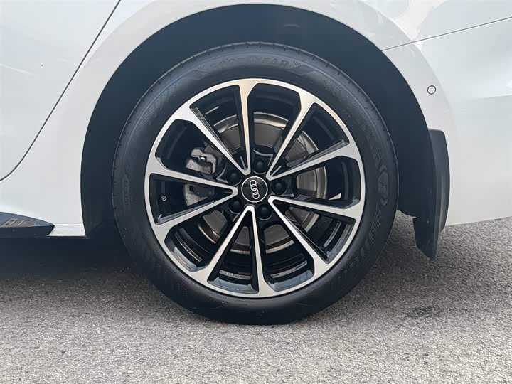 Audi A5L 2026 2.0 T Plus — фото 6