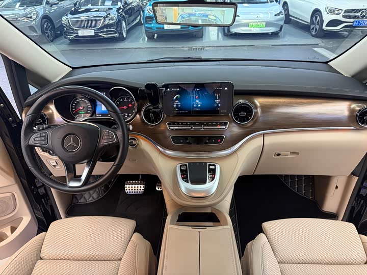 Mercedes-Benz V-Class 2022 V 260 L — фото 12