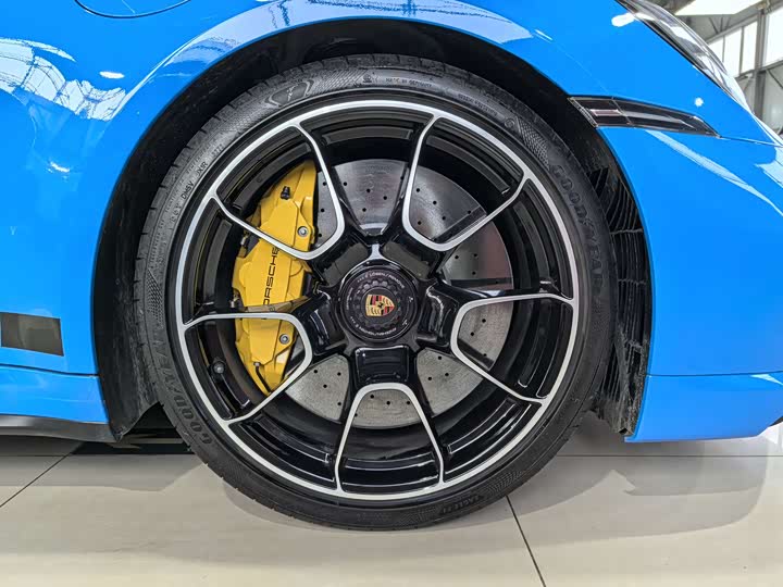 Porsche 911 2023 Turbo S Cabriolet 3.7 T — фото 12