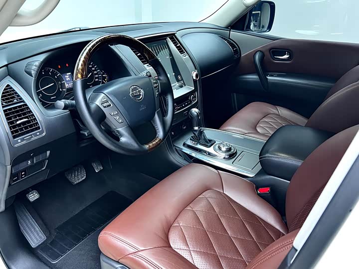 Nissan Patrol — фото 10