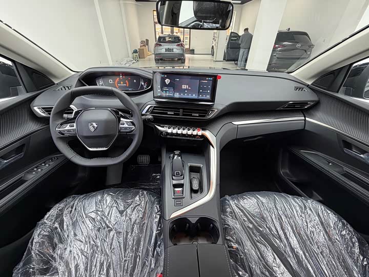 Peugeot 5008 2025 — фото 12