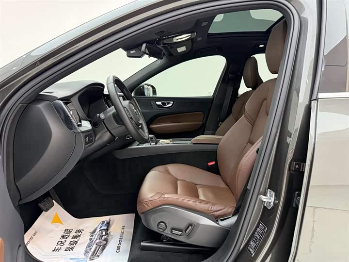 Volvo XC60 2022 B 5 4 WD — фото 15