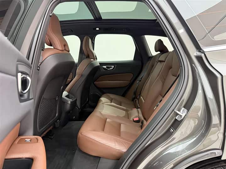 Volvo XC60 2022 B 5 4 WD — фото 17