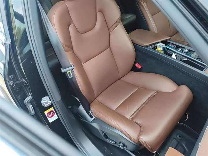 Volvo XC60 2021 T 5 4 WD — фото 25