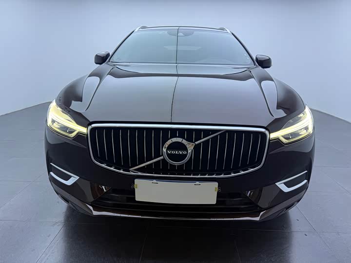 Volvo XC60 2021 T 5 4 WD — фото 2