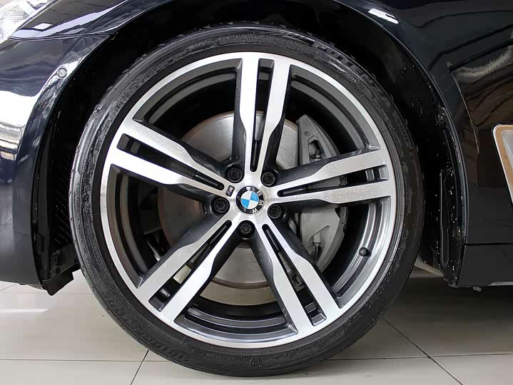 BMW 7-Series 2018 750 Li x Drive M — фото 21