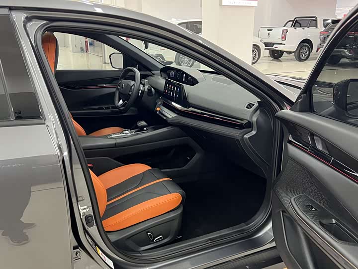 Changan UNI-V 2024 1.5 T Sport — фото 11