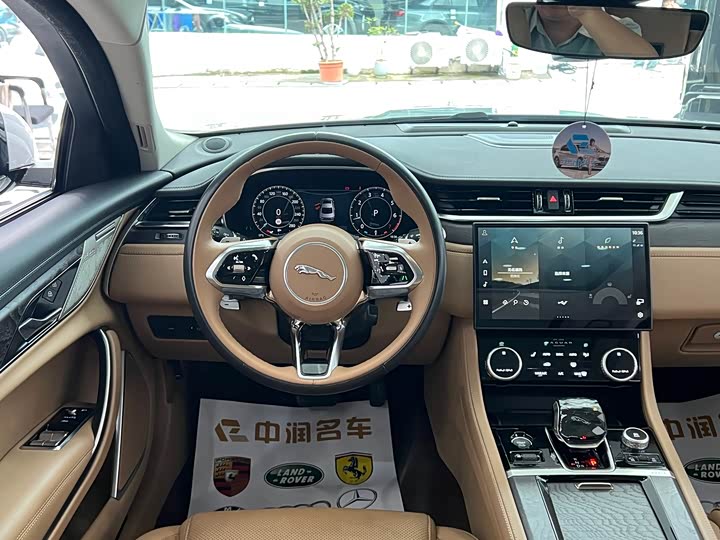 Jaguar XFL 2023 XFL 2.0 T P 250 2 WD — фото 7