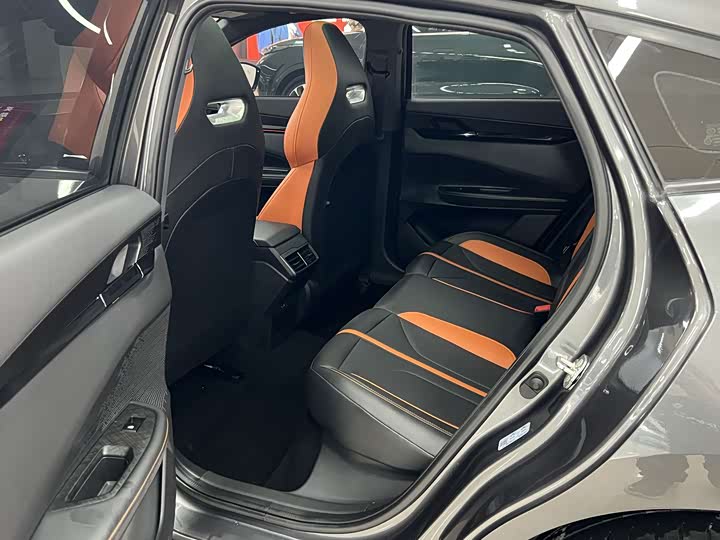 Changan UNI-V 2024 1.5 T Sport — фото 12