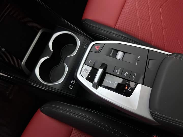 BMW X1 2023 x Drive 25 Li M — фото 14