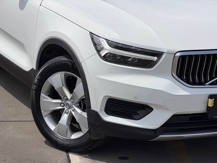 Volvo XC40 2020 T 3 — фото 3