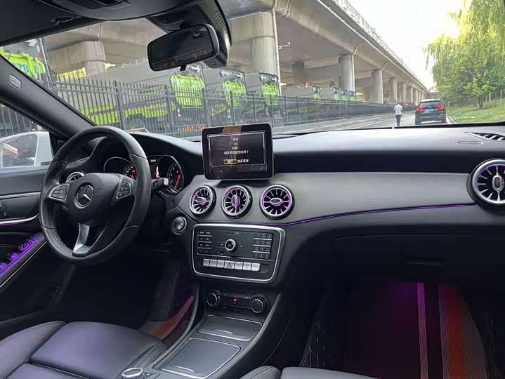 Mercedes-Benz CLA 2018 CLA 200 — фото 13