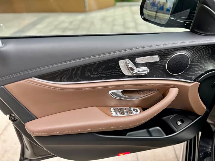 Mercedes-Benz E-Class 2017 E 300 L Luxury — фото 12