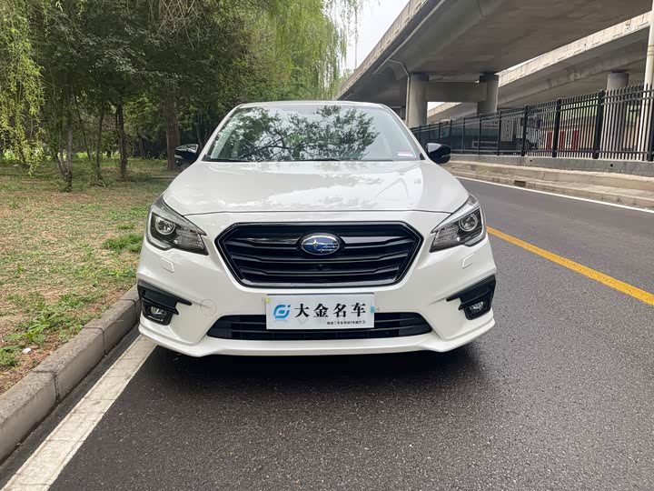 Subaru Legacy — фото 2