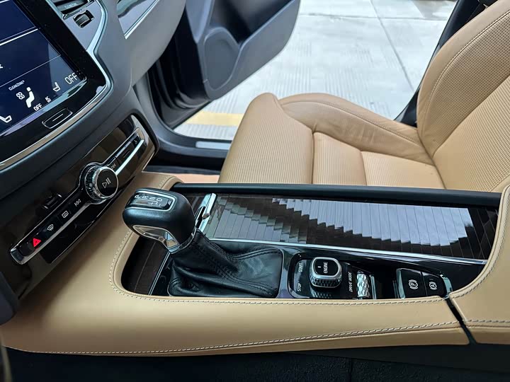 Volvo XC90 2015 T 6 7 — фото 16