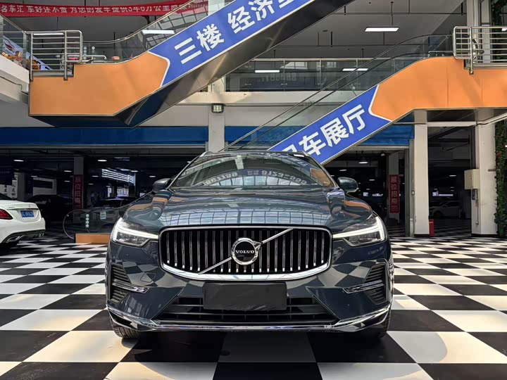 Volvo XC60 2022 B 5 4 WD — фото 2