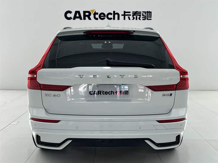 Volvo XC60 2022 B 5 4 WD — фото 11