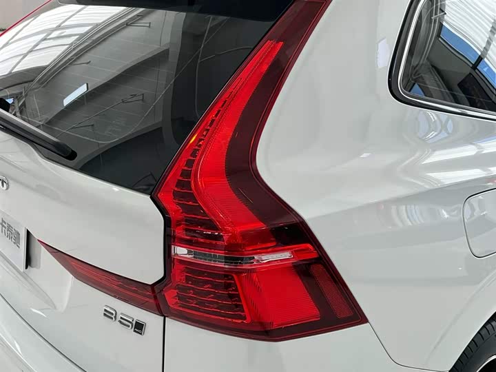 Volvo XC60 2022 B 5 4 WD — фото 15