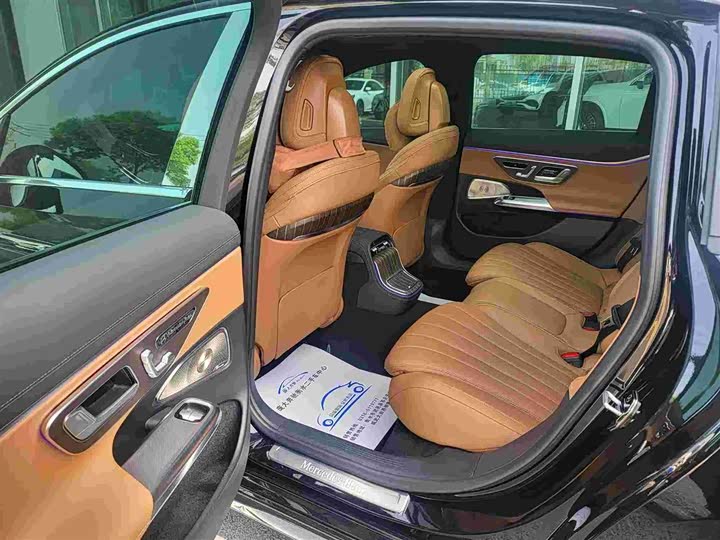 Mercedes-Benz E-Class 2024 E 300 L Luxury — фото 13