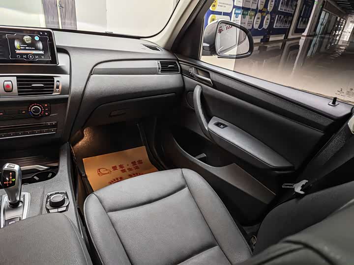 BMW X3 2016 s Drive 20i — фото 11