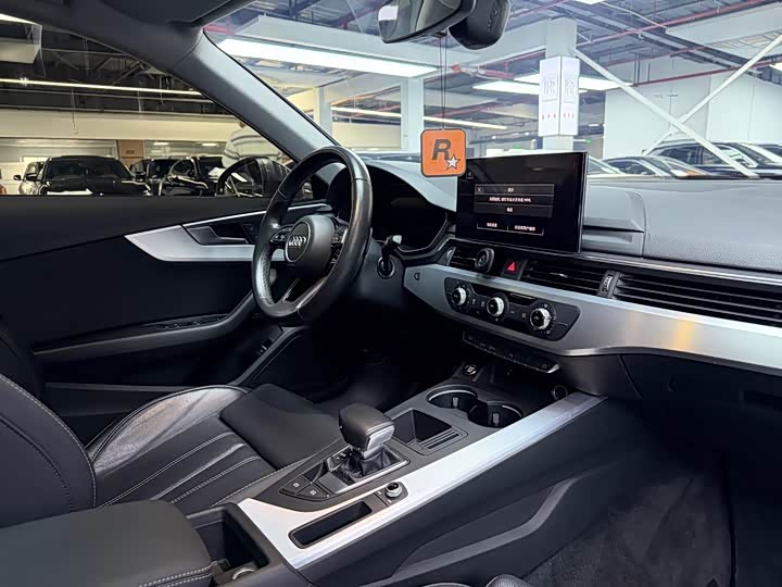Audi A4L 40 TFSI стиль-динамик — фото 13