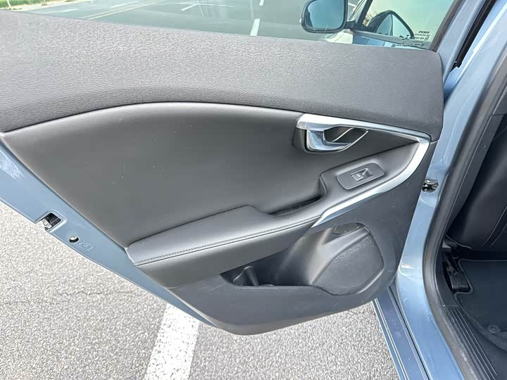 Volvo V 40 2019 T 3 — фото 13