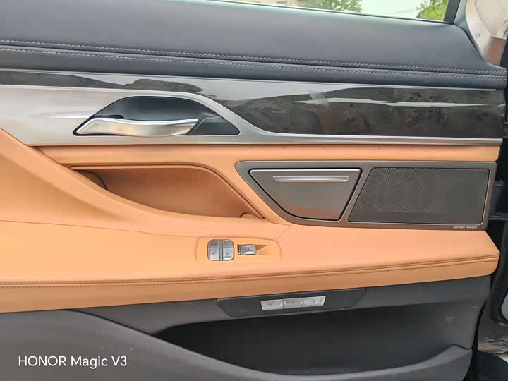 BMW 7-Series 2016 730 Li Luxury — фото 16
