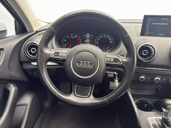 Audi A3 2015 Limousine 35 TFSI — фото 6