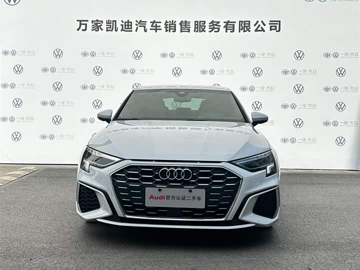 Audi A3 2022 Sportback 35 TFSI Sport — фото 2