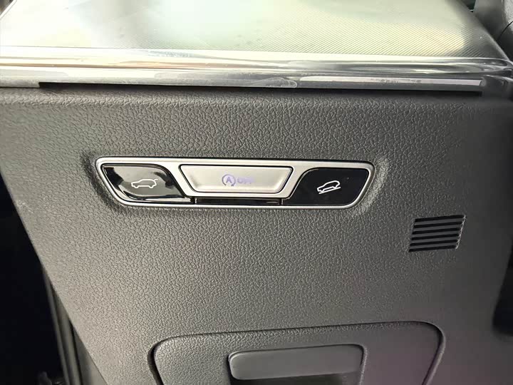 Hongqi HS5 2023 2.0 T Pro — фото 18