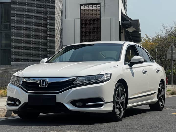 Honda Spirior — фото 1