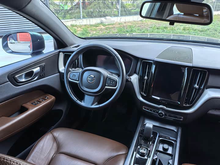 Volvo XC60 2022 B 5 4 WD — фото 10