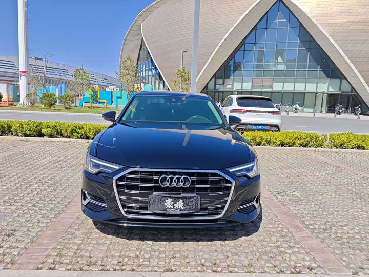 Audi A6L 2019 40 TFSI — фото 2