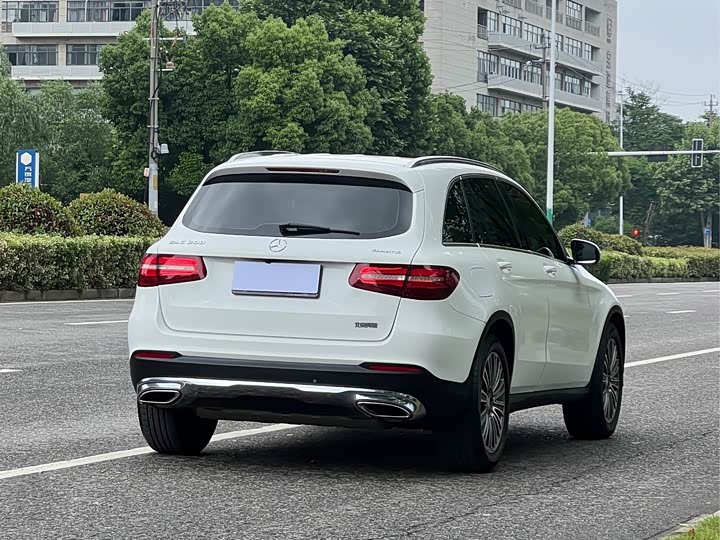 Mercedes-Benz GLC 200 4MATIC — фото 3