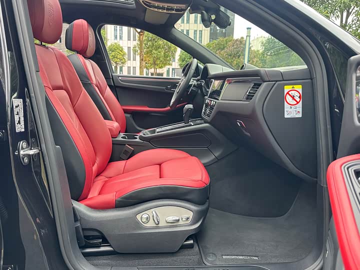 Porsche Macan 2023 Macan 2.0 T — фото 35