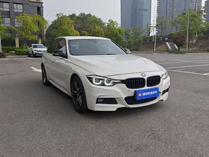 BMW 3-Series 2018 330i M — фото 3