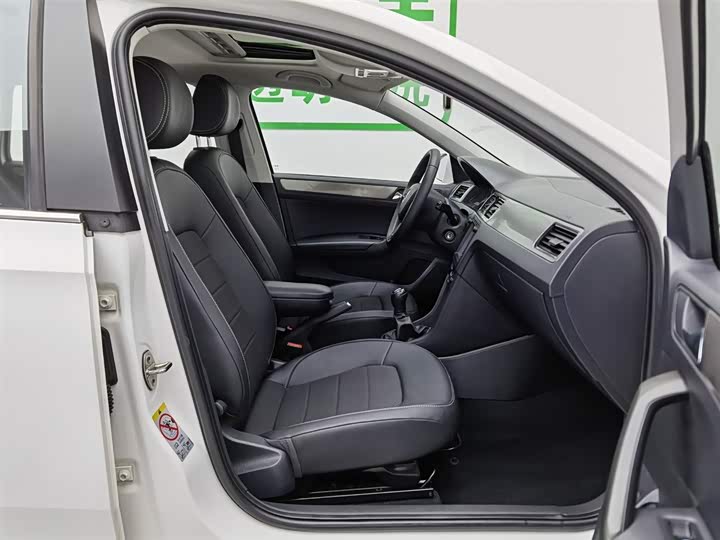 Skoda Rapid — фото 23