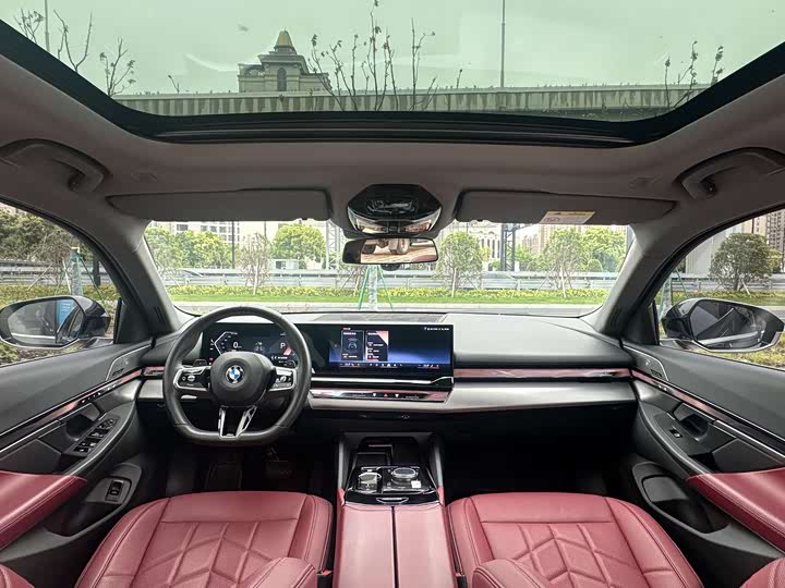BMW 5-Series 2024 530 Li Leading M — фото 15