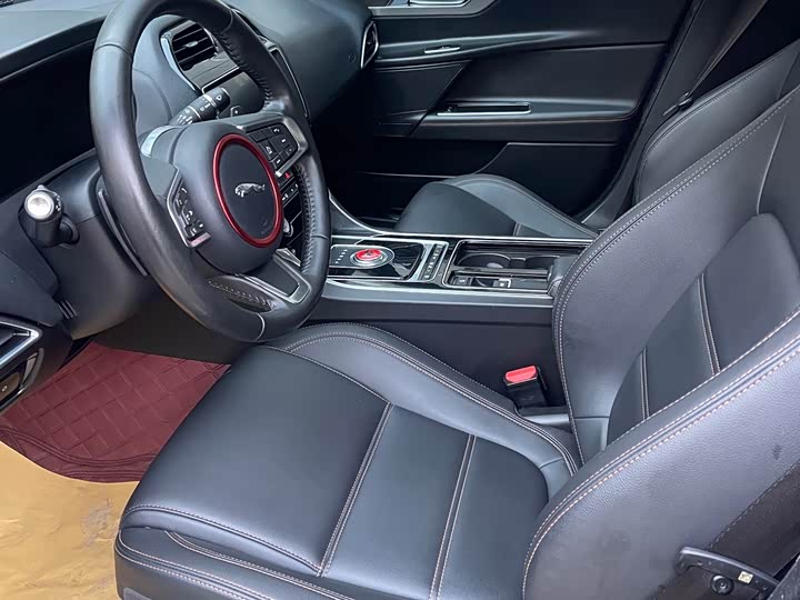 Jaguar XEL 2018 2.0 T 200 PS — фото 4