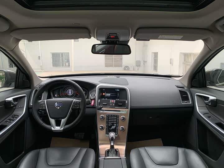 Volvo XC60 2015 T 5 — фото 5