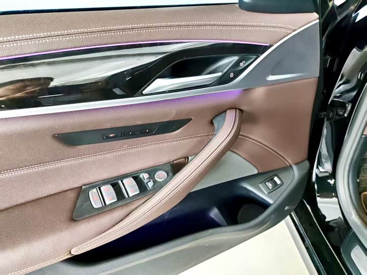 BMW 5-Series 2022 525 Li — фото 18