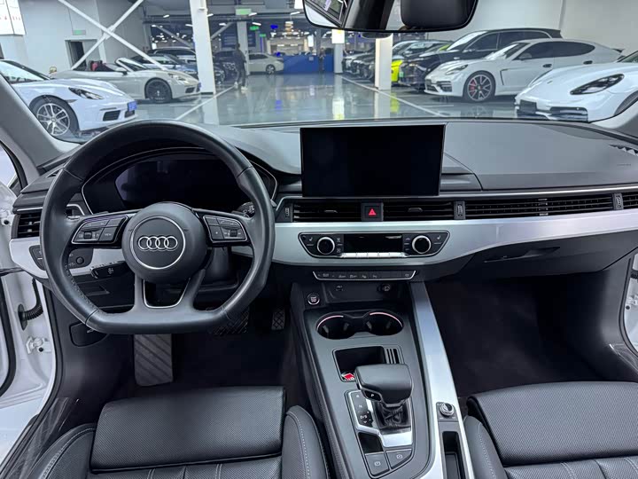 Audi A4L 40 TFSI люкс-динамик — фото 8