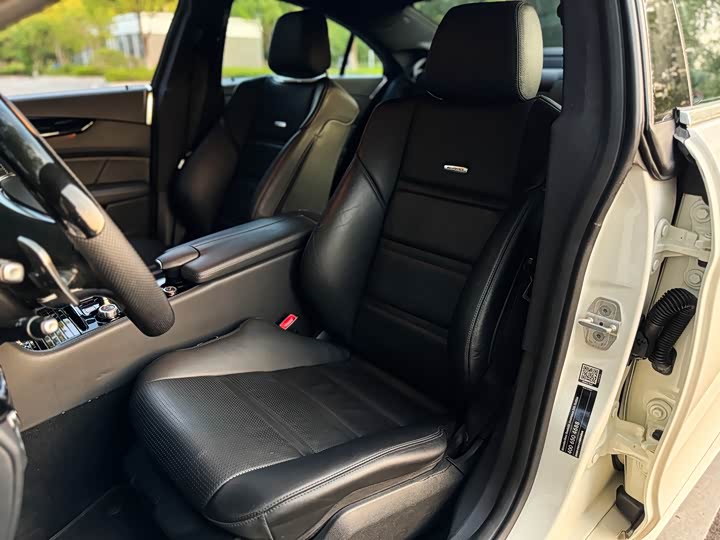 Mercedes-Benz CLS 2015 AMG CLS 63 4 MATIC — фото 20