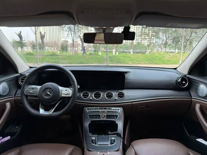 Mercedes-Benz E-Class 2020 E 300 L Luxury — фото 5