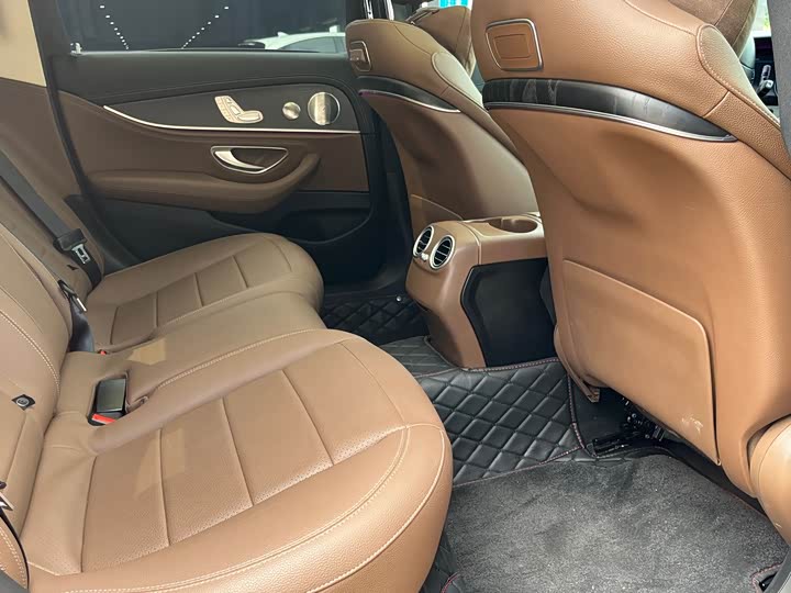 Mercedes-Benz E-Class 2020 E 300 L — фото 13
