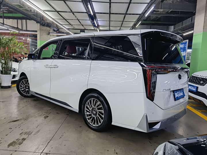 Trumpchi M8 2025 Hybrid — фото 6