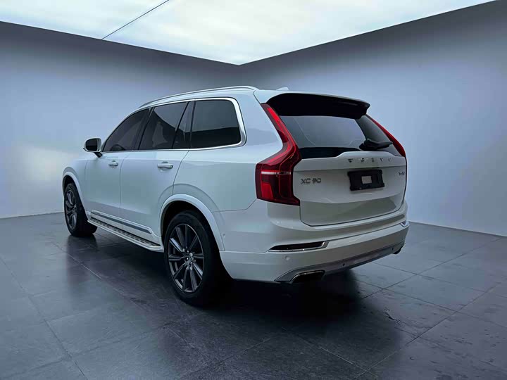 Volvo XC90 2018 T 6 7 — фото 9