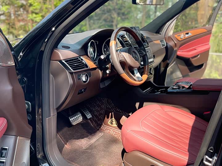 Mercedes-Benz GLS 2018 GLS 320 4 MATIC — фото 28