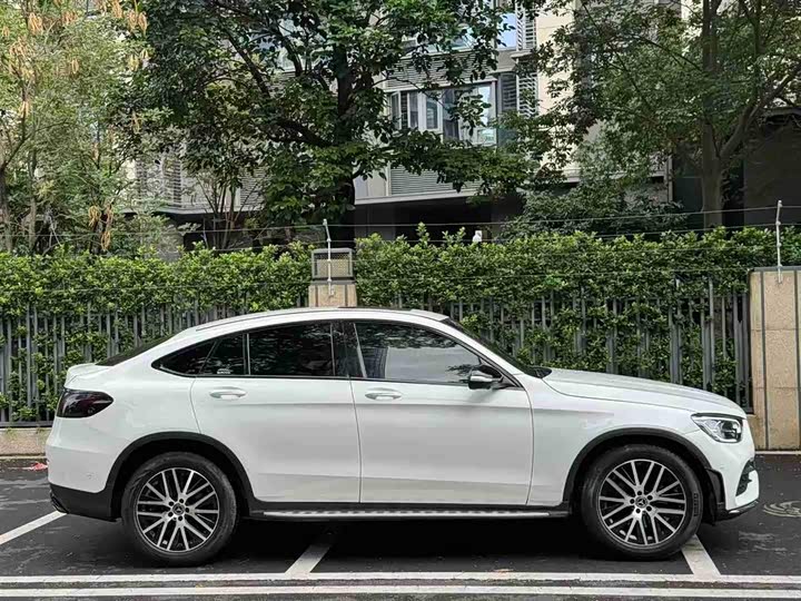 Mercedes-Benz GLC 2020 GLC 260 4 MATIC SUV — фото 4