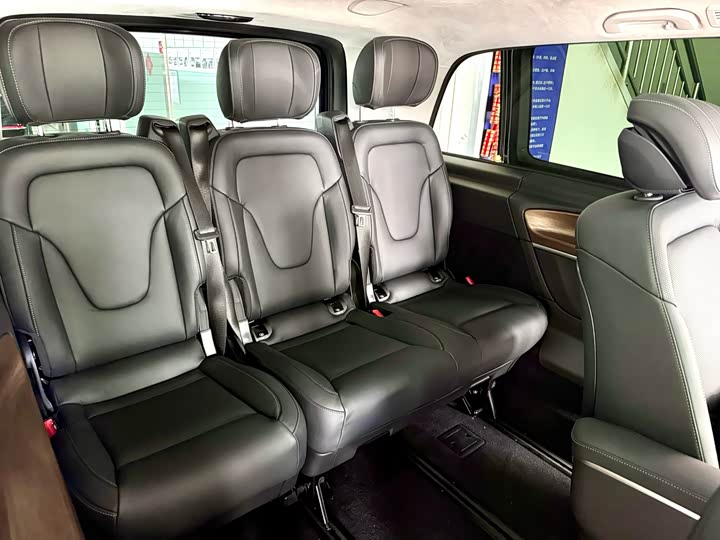 Mercedes-Benz V-Class 2022 V 260 L — фото 26